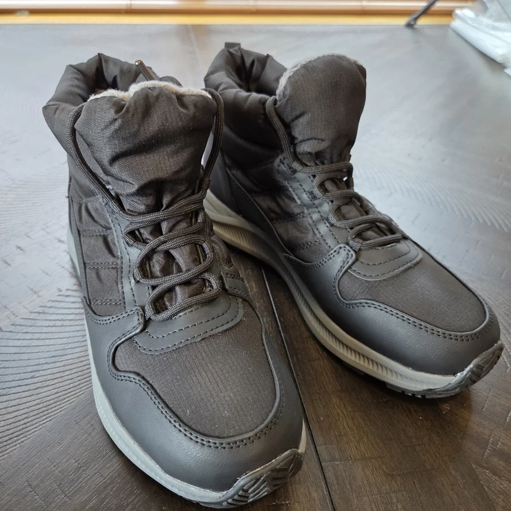 Eddie Bauer Balasana Faux Fur Lined Winter Boots - Grey / Black - Size 8